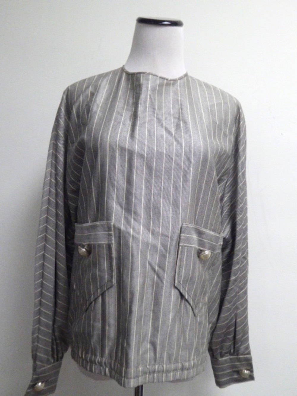 JAMES GALANOS top gray fine stripe pearl buttons Vintage Designer L